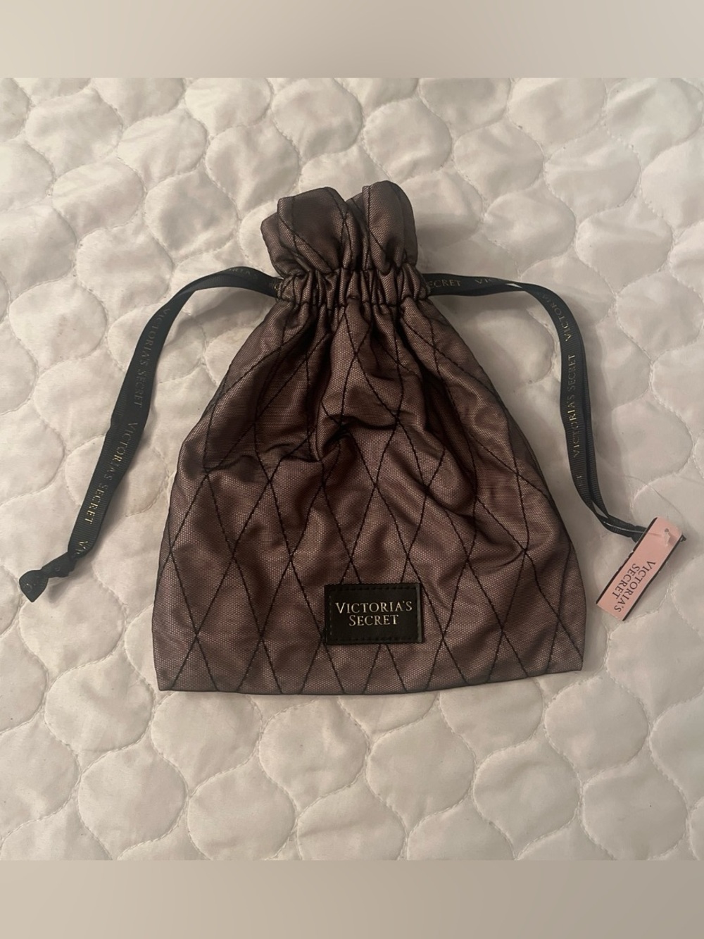 NWT Victoria's Secret satin drawstring lingerie travel bag with diamond quilting